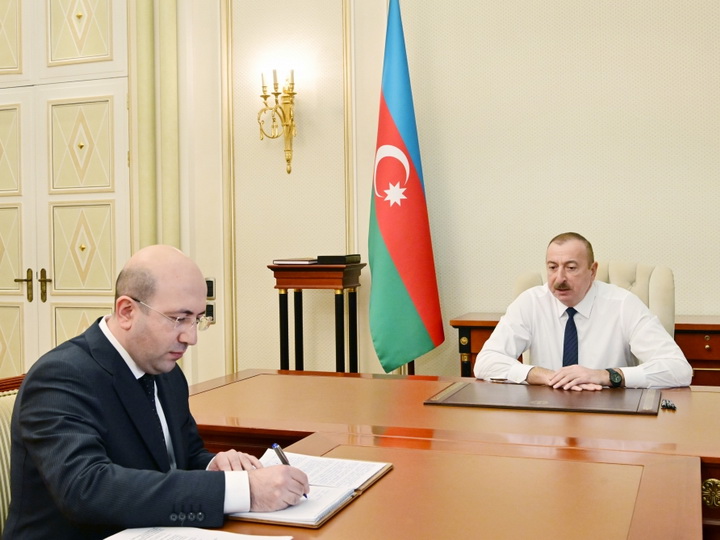 Президент Ильхам Алиев принял нового главу Госкомитета по градостроительству и архитектуре - ФОТО