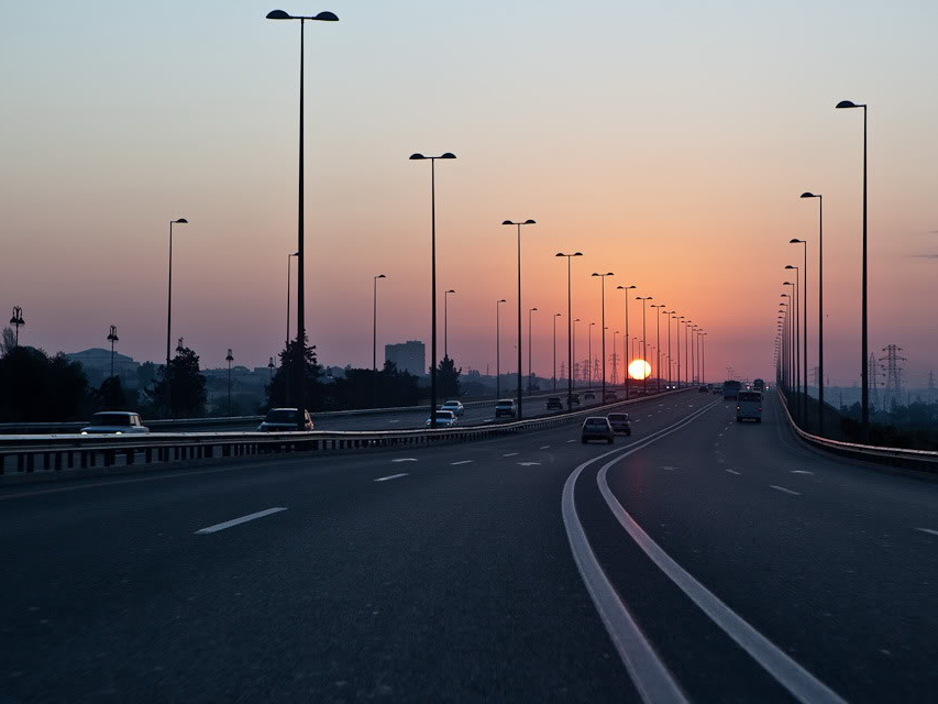 На трассе Баку-Аэропорт снизят максимально разрешенную скорость