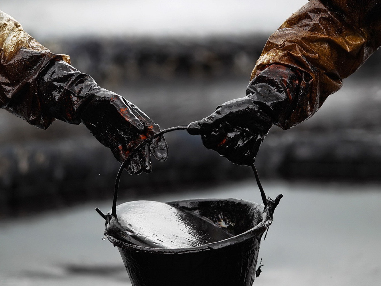 Минск предложил купить нефть у Азербайджана и ряда других стран