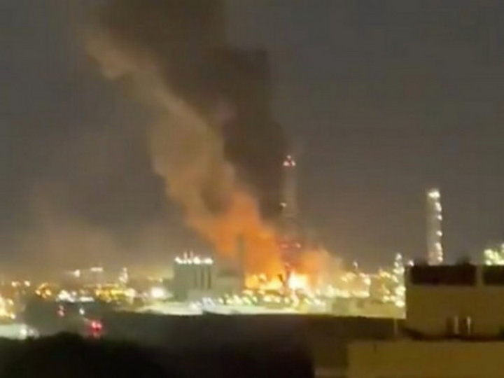 В Испании прогремел взрыв на нефтехимическом заводе - ВИДЕО