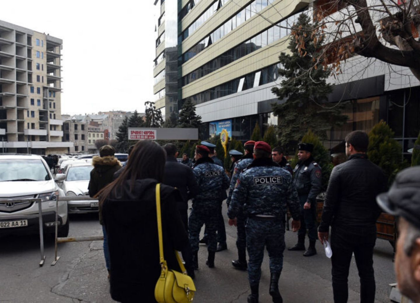 Спецназ обезвредил стрелка в Ереване – ФОТО- ОБНОВЛЕНО