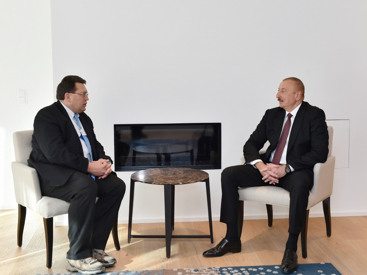 В Давосе состоялась встреча Президента Ильхама Алиева с мэром швейцарского города Монтре - ФОТО