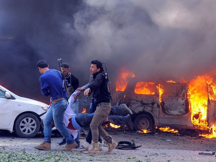 В Сирии при взрыве автомобиля погибли восемь человек