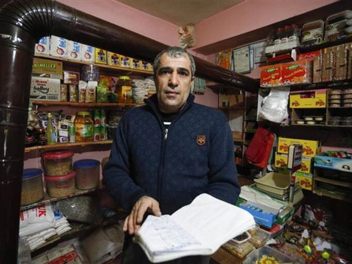 Тот самый «Робин Гуд»: Он оплатил счета и подарил деньги пострадавшим от землетрясения в Турции - ФОТО