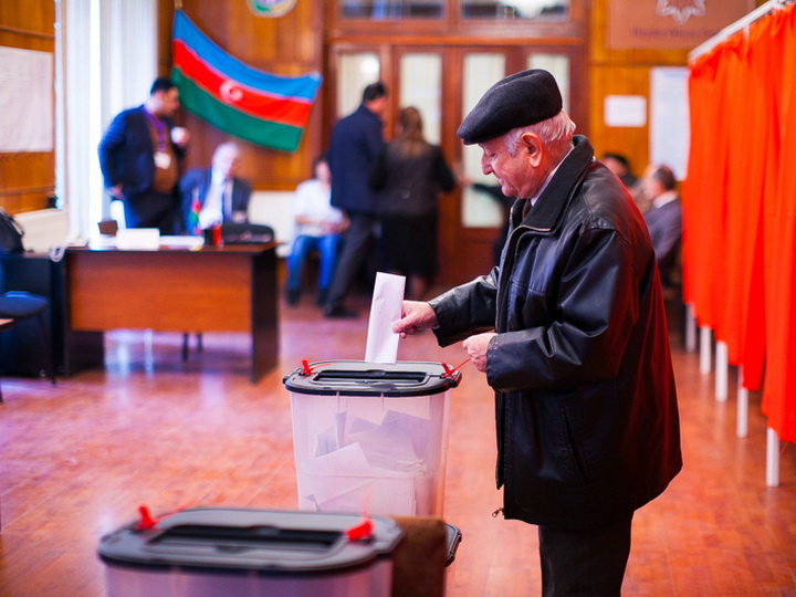 В Азербайджане отменены результаты по трем избирательным участкам