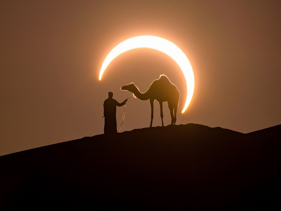 Уникальный снимок солнечного затмения, сделанный в ОАЭ – ФОТО