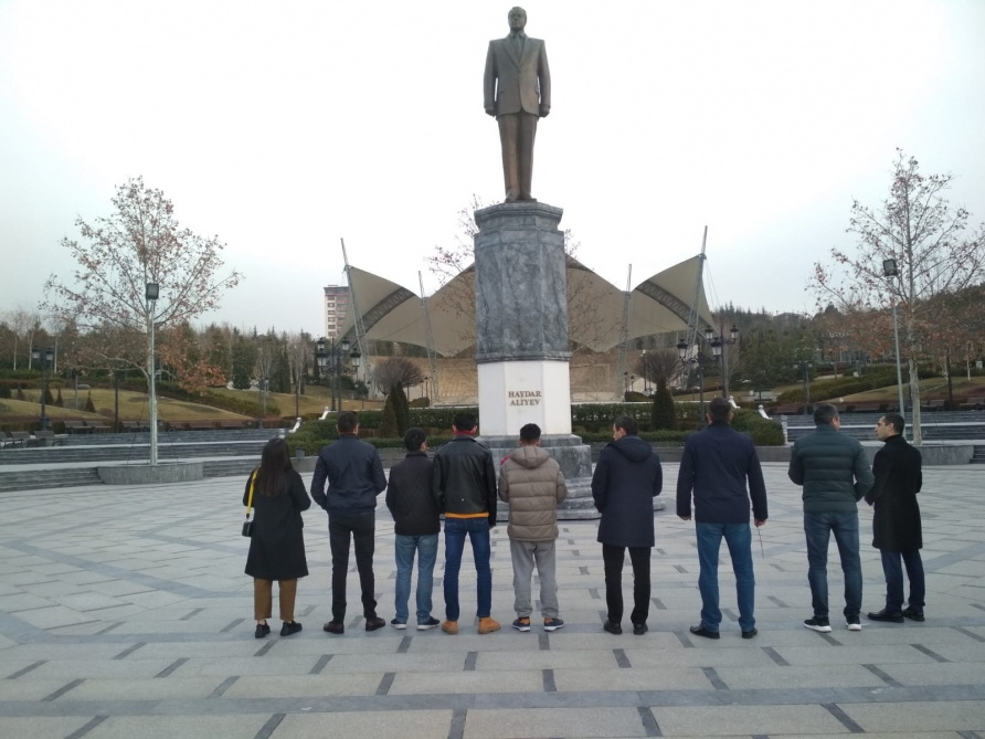 Эвакуированные из Китая из-за коронавируса азербайджанцы вернулись в Баку – ФОТО - ОБНОВЛЕНО