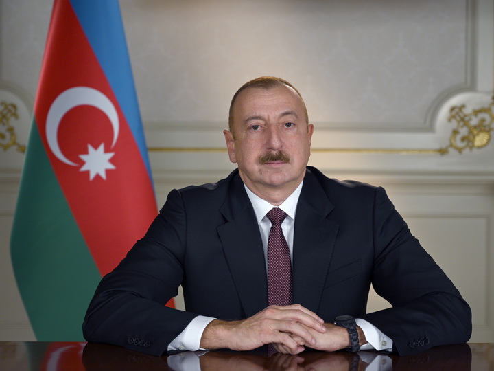 Президент Ильхам Алиев наградил Фазиля Наджафова