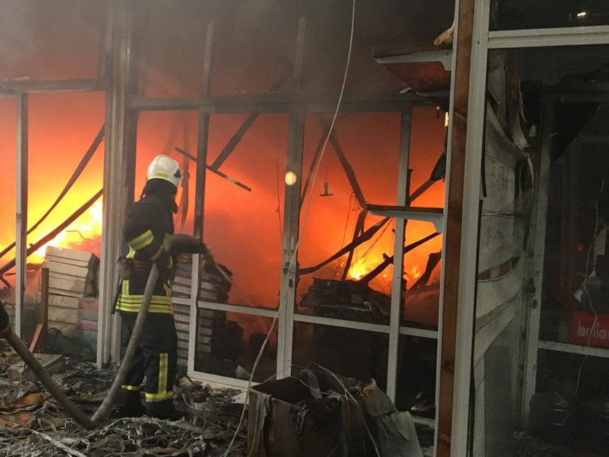 Пострадавшие в результате пожара предприниматели получат компенсации от торгового центра «Садарак»