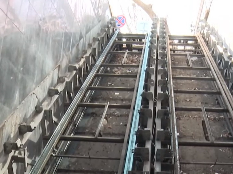 Эскалатор перехода в центре Баку заменяют лестницей: Слишком дорогой – ФОТО
