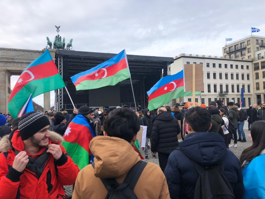 В Германии прошел Общеевропейский Карабахский митинг - ФОТО - ВИДЕО - ОБНОВЛЕНО