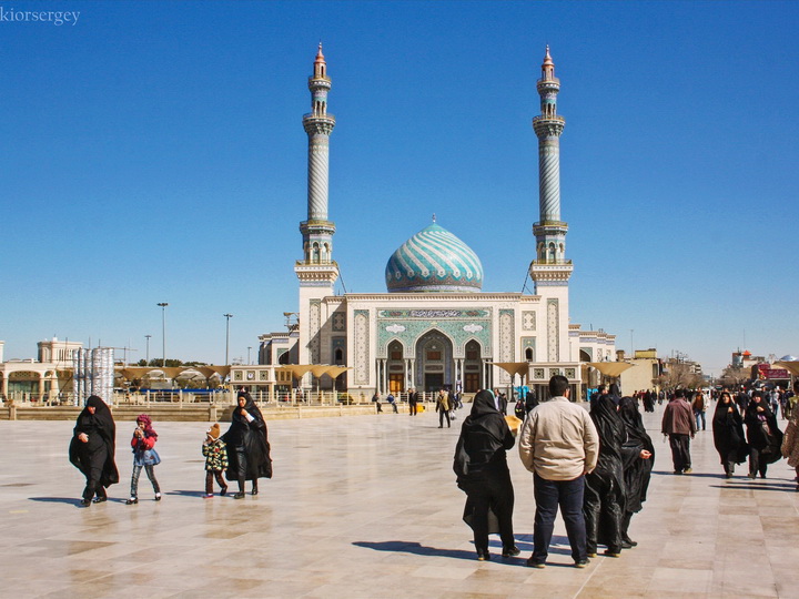 Минздрав Азербайджана призвал население повременить с посещением святынь в Иране