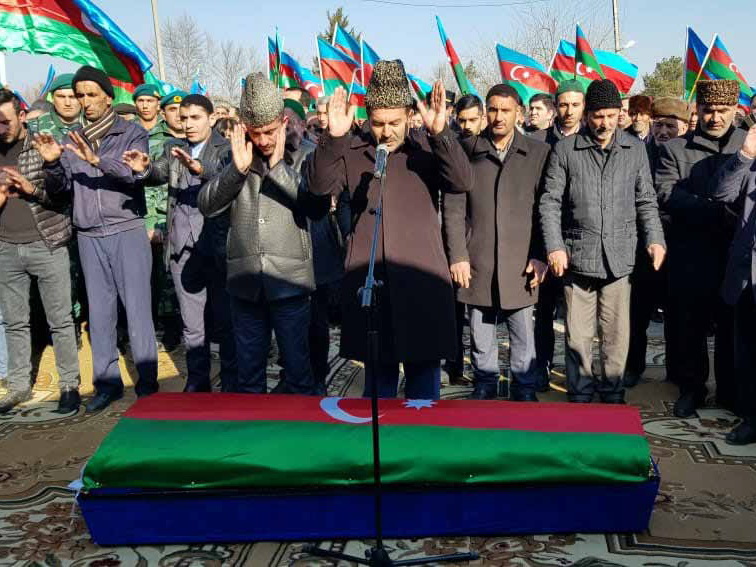 Азербайджан прощается с погибшим солдатом – ФОТО