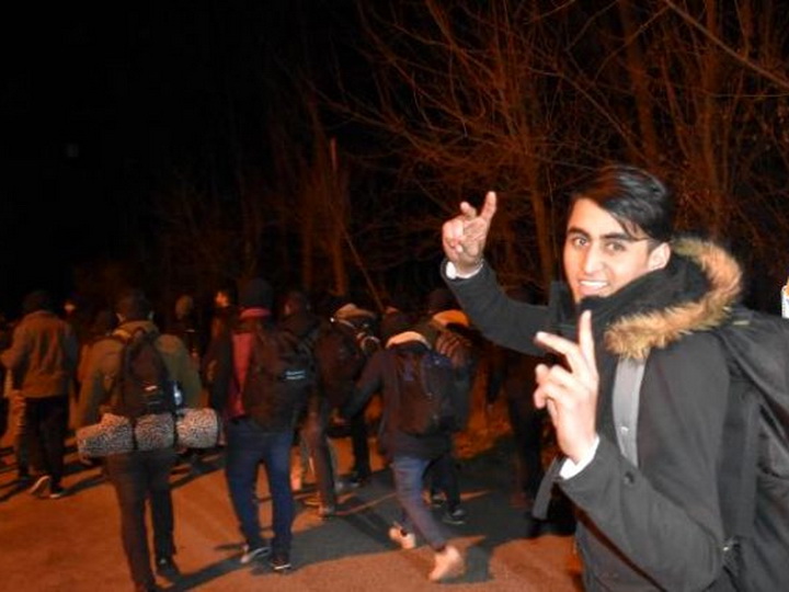 СМИ: Турция открыла границу в Европу для сирийских беженцев - ФОТО