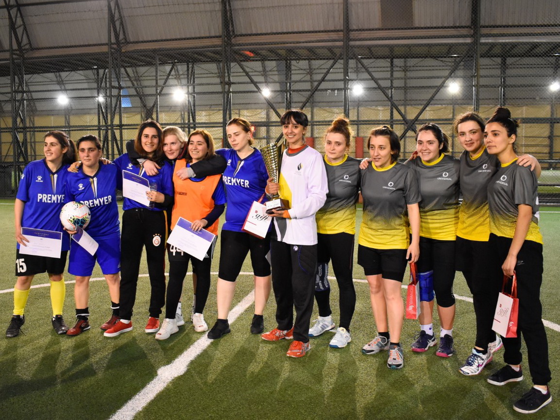 “MFL Ladies 2020”-nin qalibi “Universal” komandası oldu – FOTO