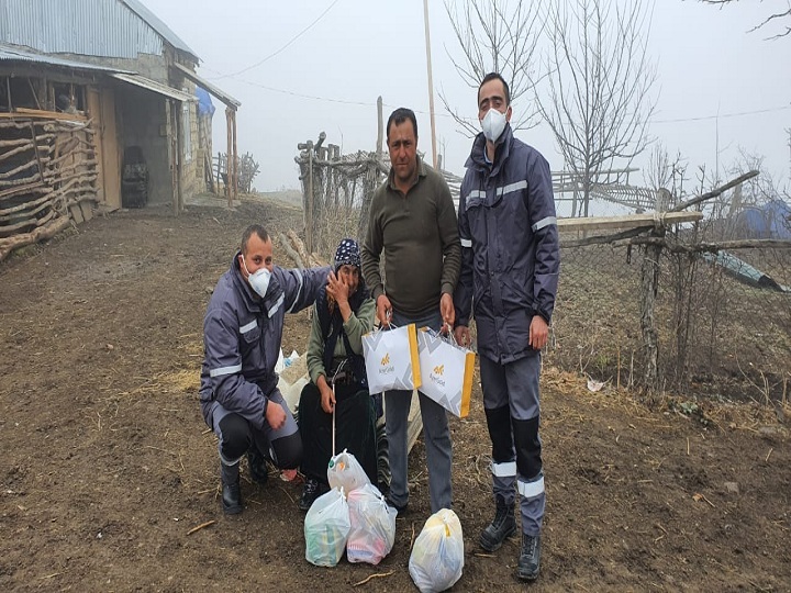 “AzerGold” QSC aztəminatlı ailələrə Novruz sovqatları paylayıb – FOTO