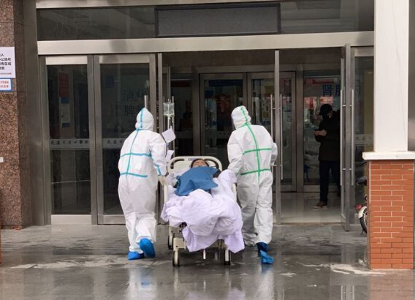 В Италии число жертв коронавируса превысило 8 тысяч