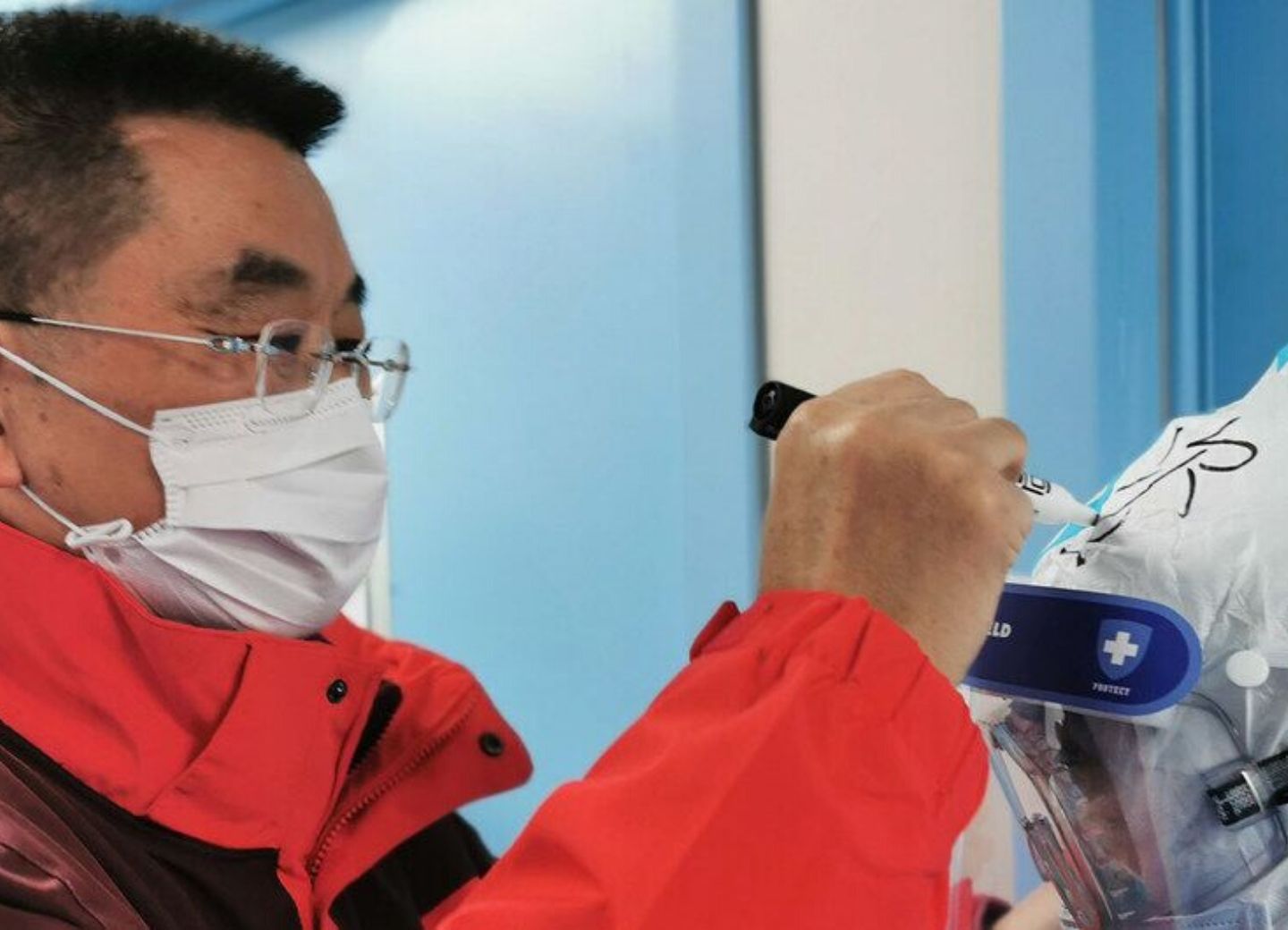 Работать приходилось на износ: Китайский врач о борьбе с эпидемией коронавируса в провинции Хубей – ФОТО  