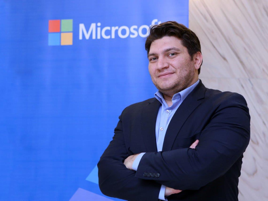 «Мне помогла дерзость». Сархан Гашимов - от обычного клерка до руководителя представительства Microsoft – ФОТО
