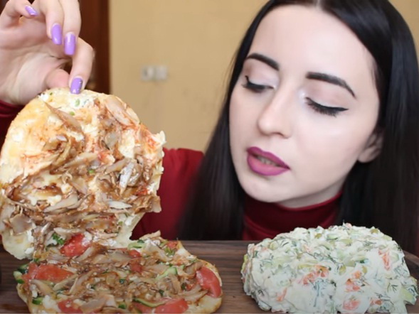 Азербайджанка покоряет Youtube: У меня хорошо получается кушать, других талантов у меня нет – ФОТО – ВИДЕО