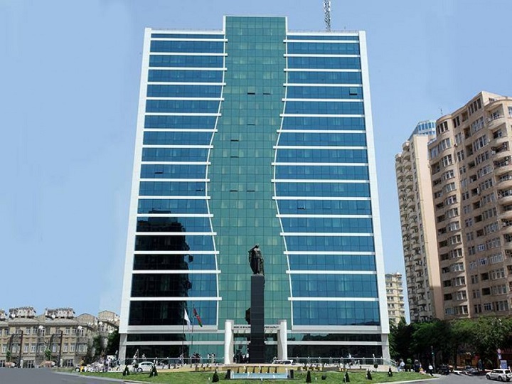 Adına 49 mənzil var, 190 manat istəyir - Nazirlik