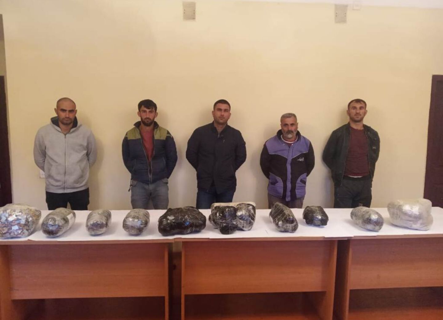 В Азербайджан пытались провезти крупную партию наркотиков - ФОТО
