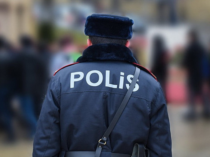 В Азербайджане тяжело ранен полицейский, защищавший женщину, которую хотели убить 