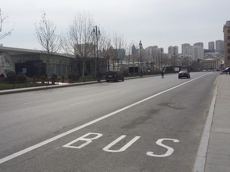 Предложено выделить новые выделенные полосы для автобусов в Баку
