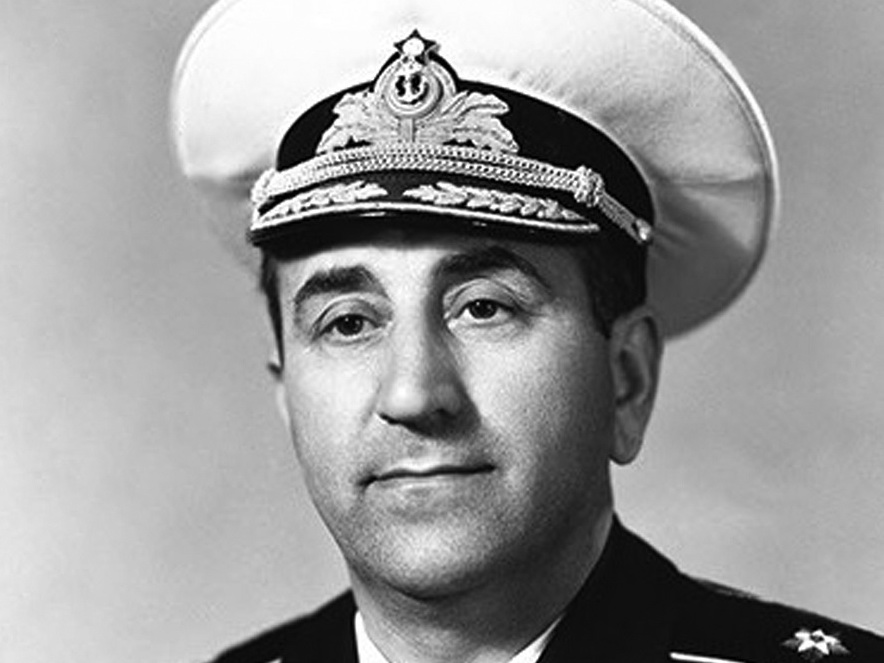 Три боевые медали в один день: боевая биография адмирала Джавадова