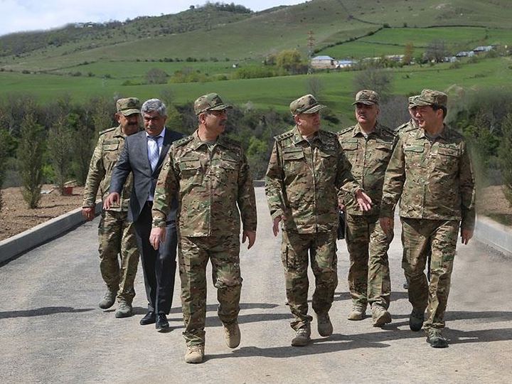 Cəbhəboyu zonada tikintisi yekunlaşmaqda olan hərbi hissəyə baxış keçirilib - FOTO - VİDEO