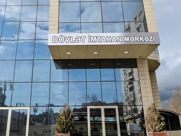 Ali məktəblərə sənəd qəbulu ilə bağlı yeni xidmət yaradılıb