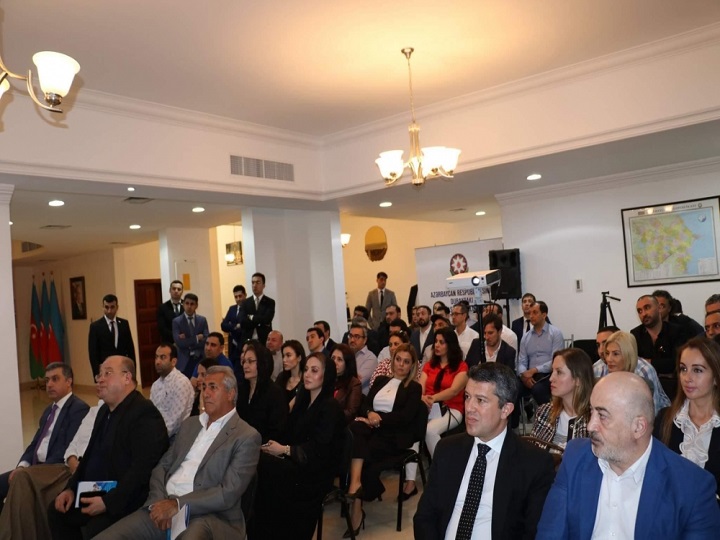 Birləşmiş Ərəb Əmirliklərindəki Azərbaycan icması Şuşada keçirilən saxta “andiçmə mərasimi”