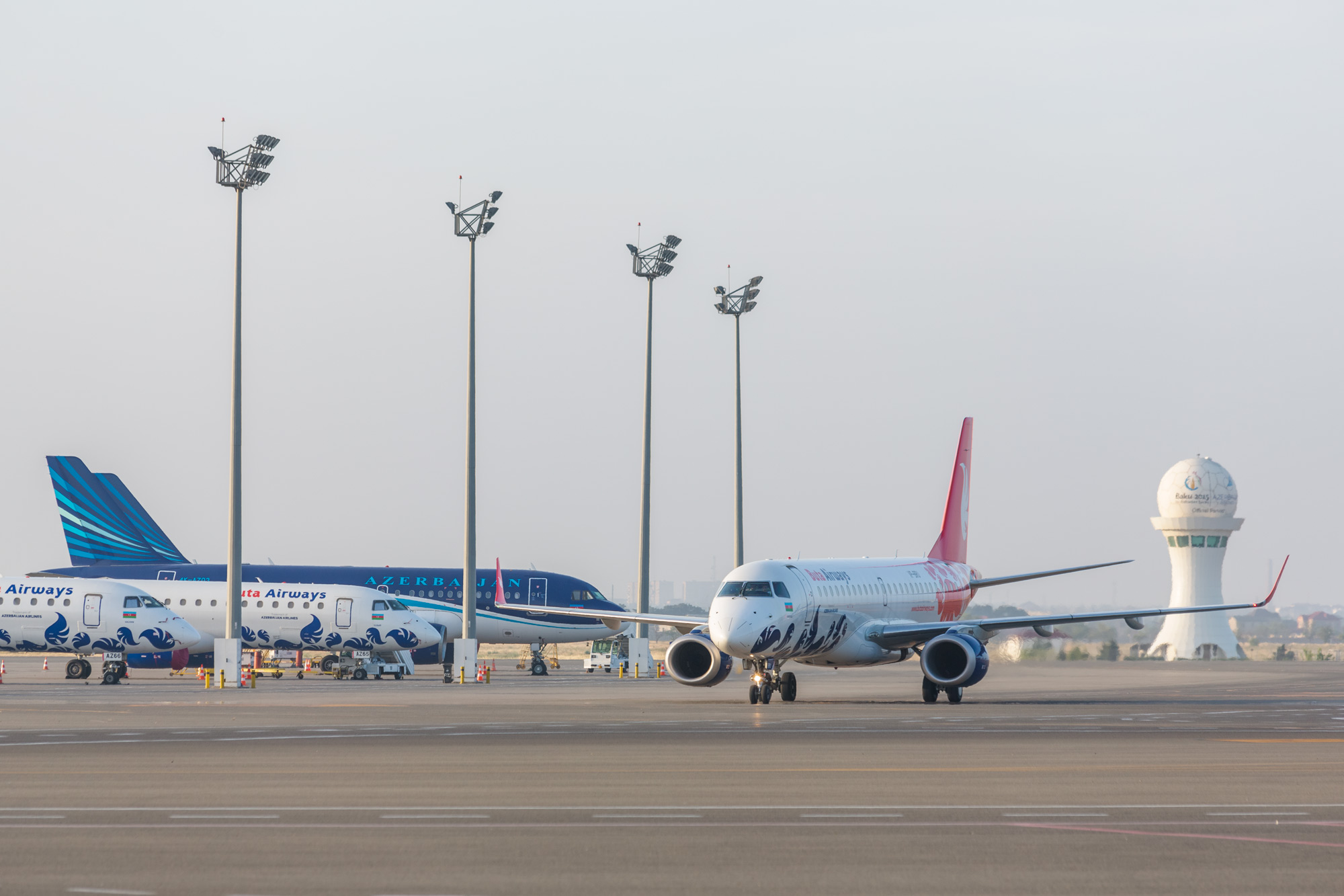 Азербайджан самолет. AZAL авиакомпания в Баку. AZAL Домодедово. Азербайджанские авиалинии фото. Самолет над Азербайджаном.