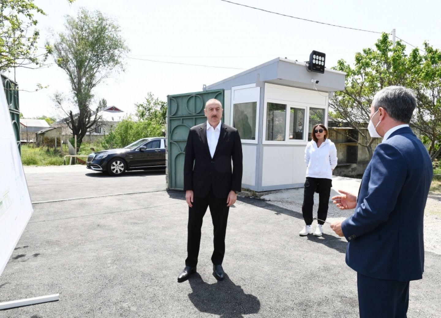 Президент Ильхам Алиев ознакомился с работами, проведенными в рамках реконструкции святыни Пирсаат Баба - ФОТО 