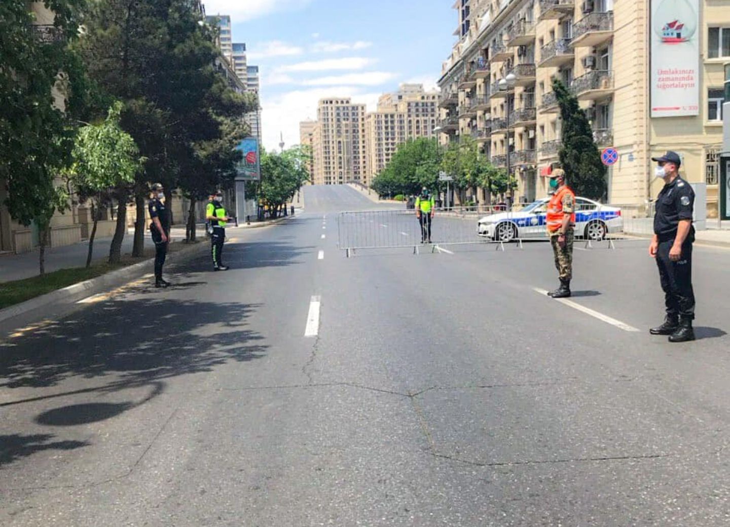 Полиция призывает жителей Баку оставаться дома – ВИДЕО