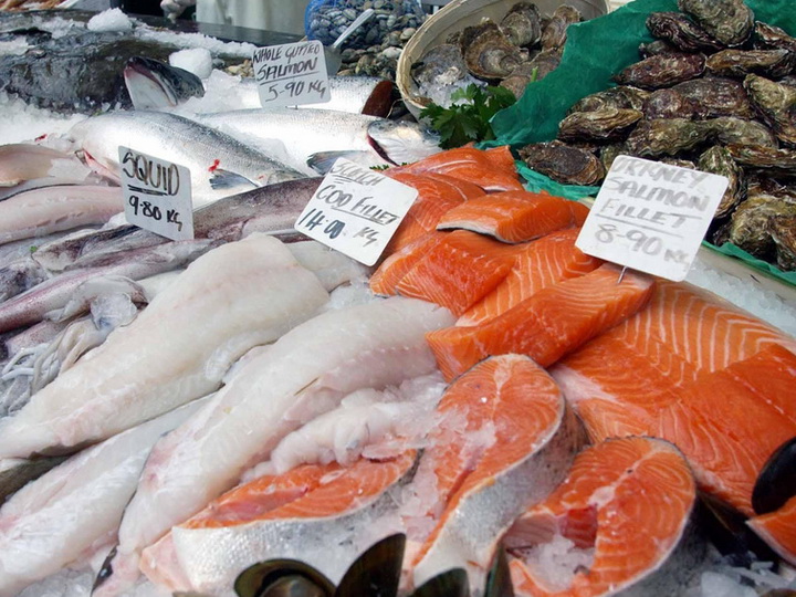Новая вспышка коронавируса привела к бойкоту лосося в Китае