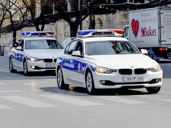 Дорожная полиция Баку поздравила врачей – ФОТО