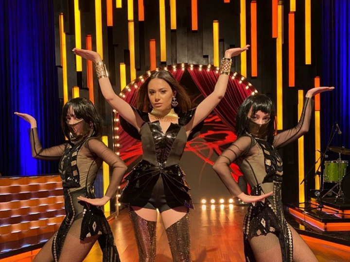 Like Cleopatra: Самира Эфенди впервые исполнила евровидийный хит на ТВ – ВИДЕО