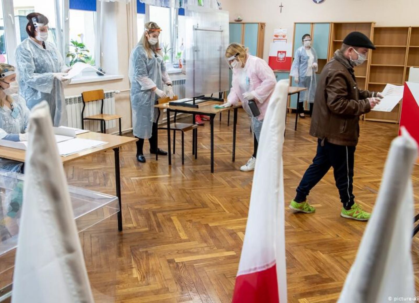 В Польше выбирают нового президента