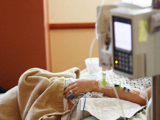 В Баку беременная женщина умерла от коронавируса, ребенок в критическом состоянии