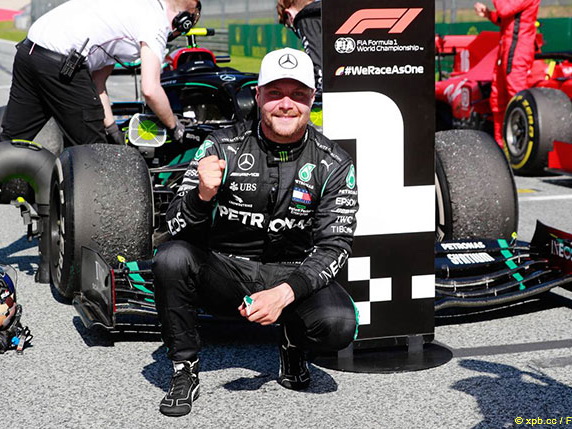 «Формула-1» стартовала с сумасшедшей гонки в Австрии – ВИДЕО