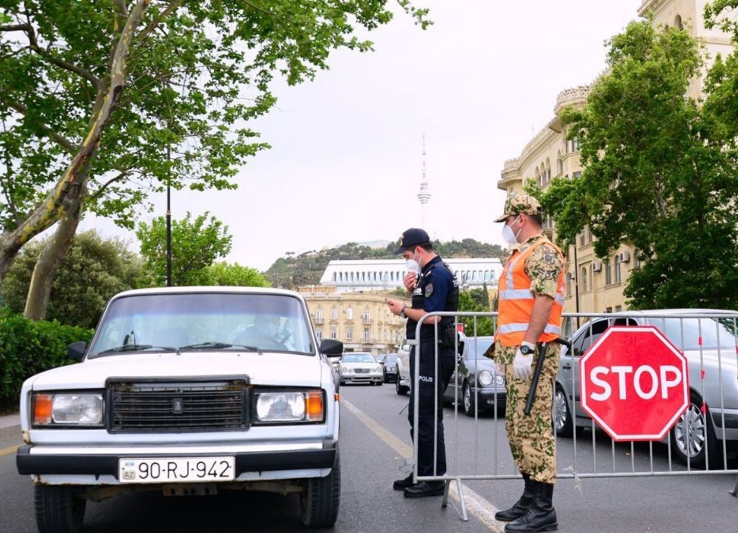 Дорожная полиция: В Баку увеличено число карантинных постов 