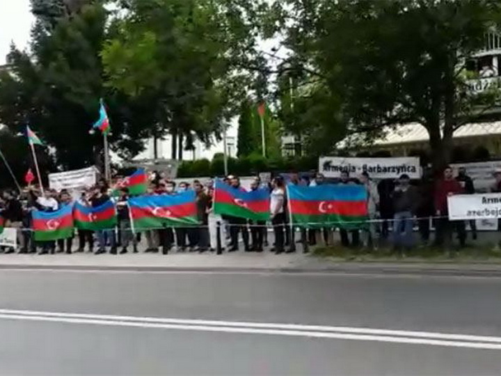 В столице Польши прошла акция в знак поддержки армии Азербайджана - ВИДЕО