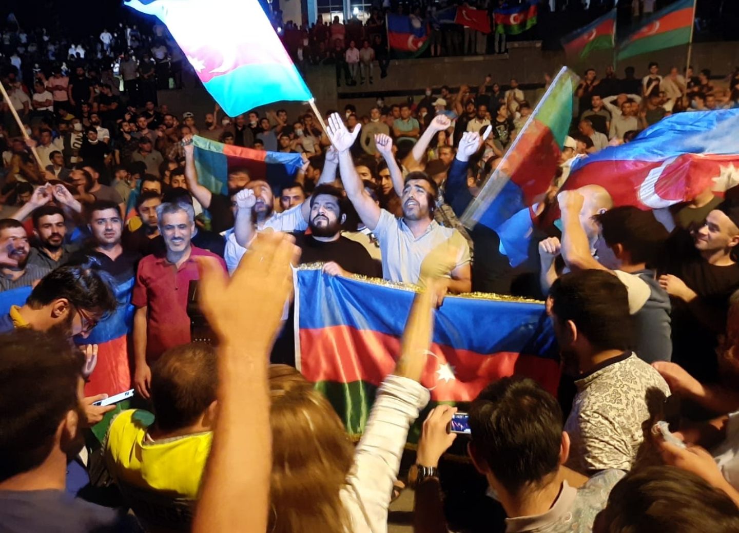 Госслужба обратилась к гражданам, желающим добровольно служить в армии