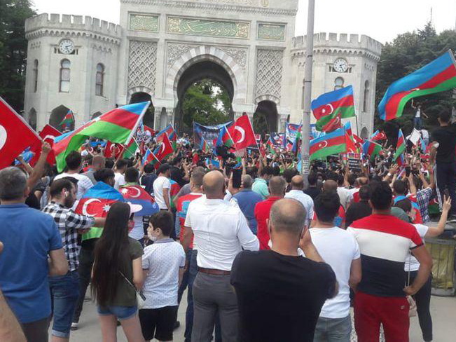 Can Azərbaycana canımız fəda: В Стамбуле прошла акция протеста против армянской агрессии – ФОТО - ВИДЕО