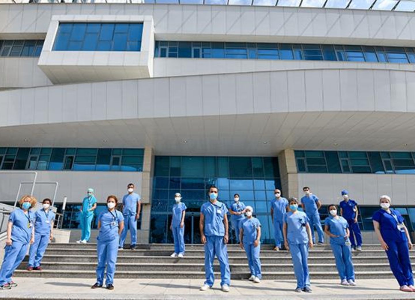 “Acıbadem” klinikasından Azərbaycana COVİD-19 ilə mübarizədə qardaş köməyi – FOTO
