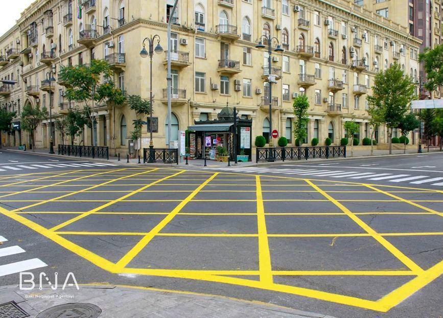 Yol kəsişmələrində “sarı kəsişmə toru” yenidən tətbiq olunur - FOTO