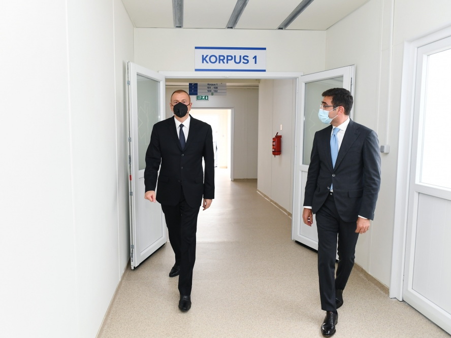 Президент Ильхам Алиев ознакомился с условиями, созданными в больнице модульного типа в Шеки - ФОТО