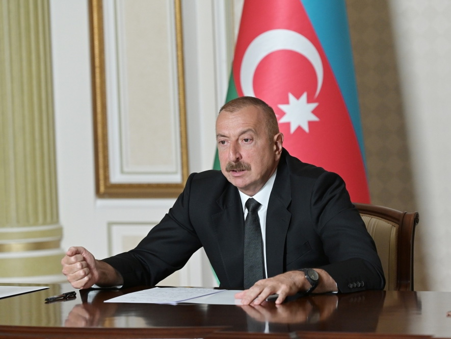 Ильхам Алиев провел совещание в видеоформате в связи с мерами по борьбе с коронавирусом и социально-экономической ситуацией - ФОТО
