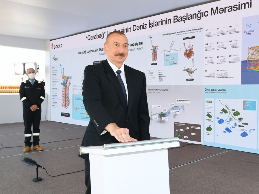 Ильхам Алиев принял участие в церемонии отправки в море опорного блока месторождения «Карабах» - ФОТО